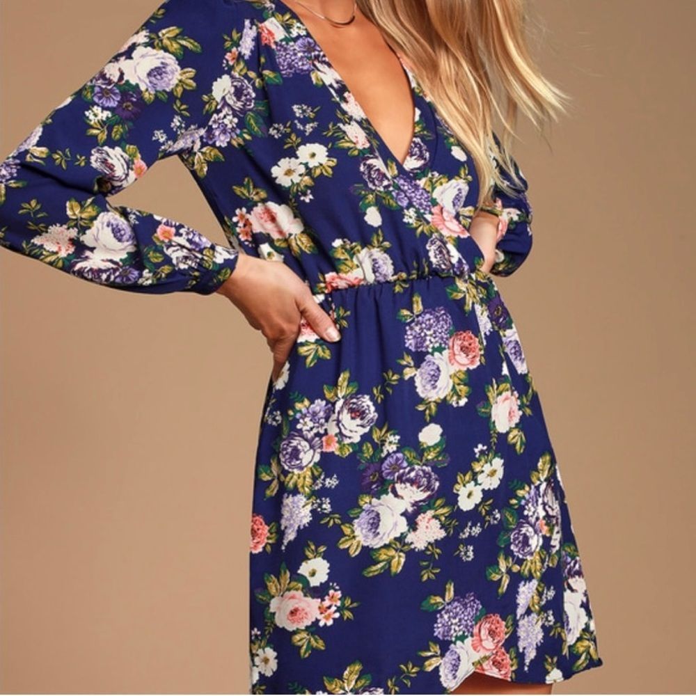 Lulu’s That’s A Wrap Navy Blue Floral Print Long Sleeve Wrap Dress NWT small - Picture 3 of 11